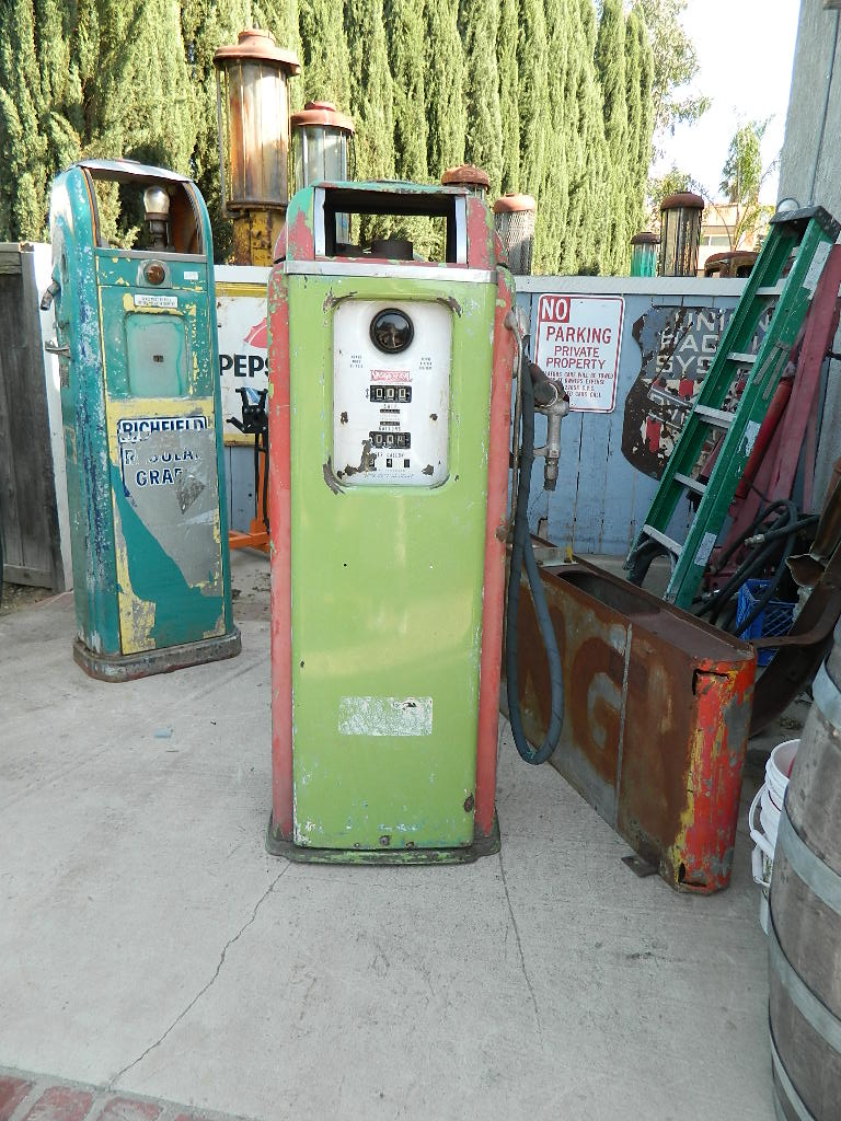 All porcelain A-64 with retractable hose.
